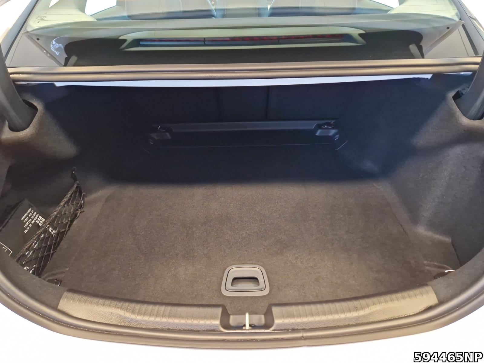 Fahrzeugabbildung Mercedes-Benz C 180 Avantgarde Pano LED Ambiente Kamera Lhz