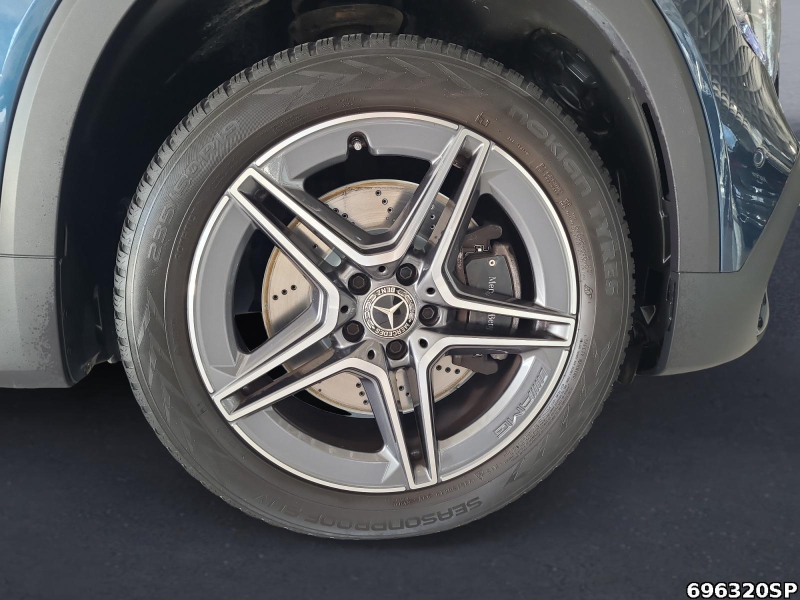 Fahrzeugabbildung Mercedes-Benz GLB 220 d AMG PANORAMA MBEAM KAMERA KEYLESS-GO