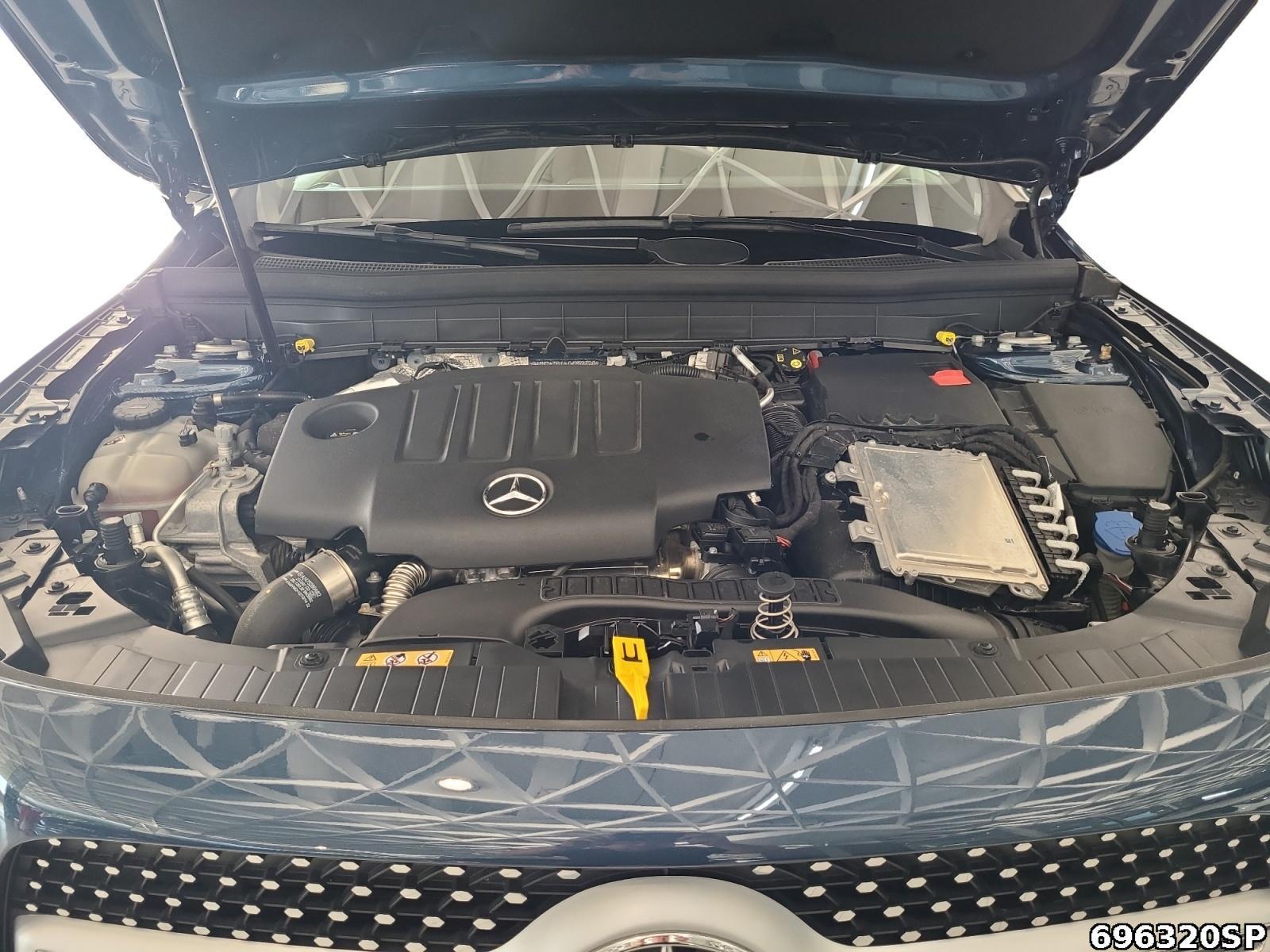 Fahrzeugabbildung Mercedes-Benz GLB 220 d AMG PANORAMA MBEAM KAMERA KEYLESS-GO