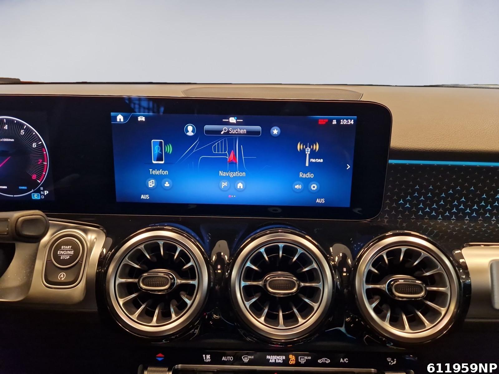 Fahrzeugabbildung Mercedes-Benz GLB 250 4M AMG Burmester Pano AHK 7-Sitzer Night