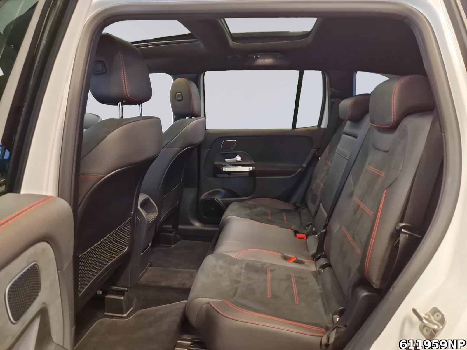Fahrzeugabbildung Mercedes-Benz GLB 250 4M AMG Burmester Pano AHK 7-Sitzer Night