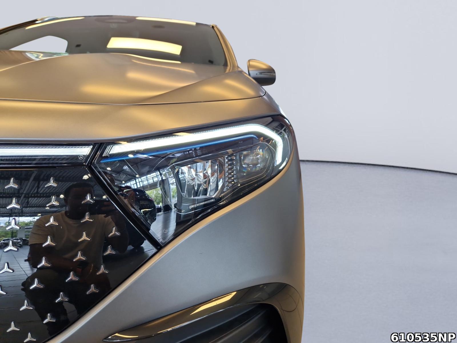 Fahrzeugabbildung Mercedes-Benz EQA AMG Distronic Kamera Pano Standh Totw.