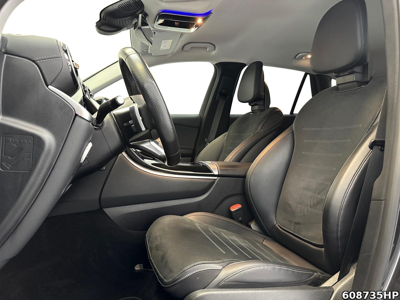 Fahrzeugabbildung Mercedes-Benz GLC 220 d AMG Night AHK Kamera Ambiente DAB