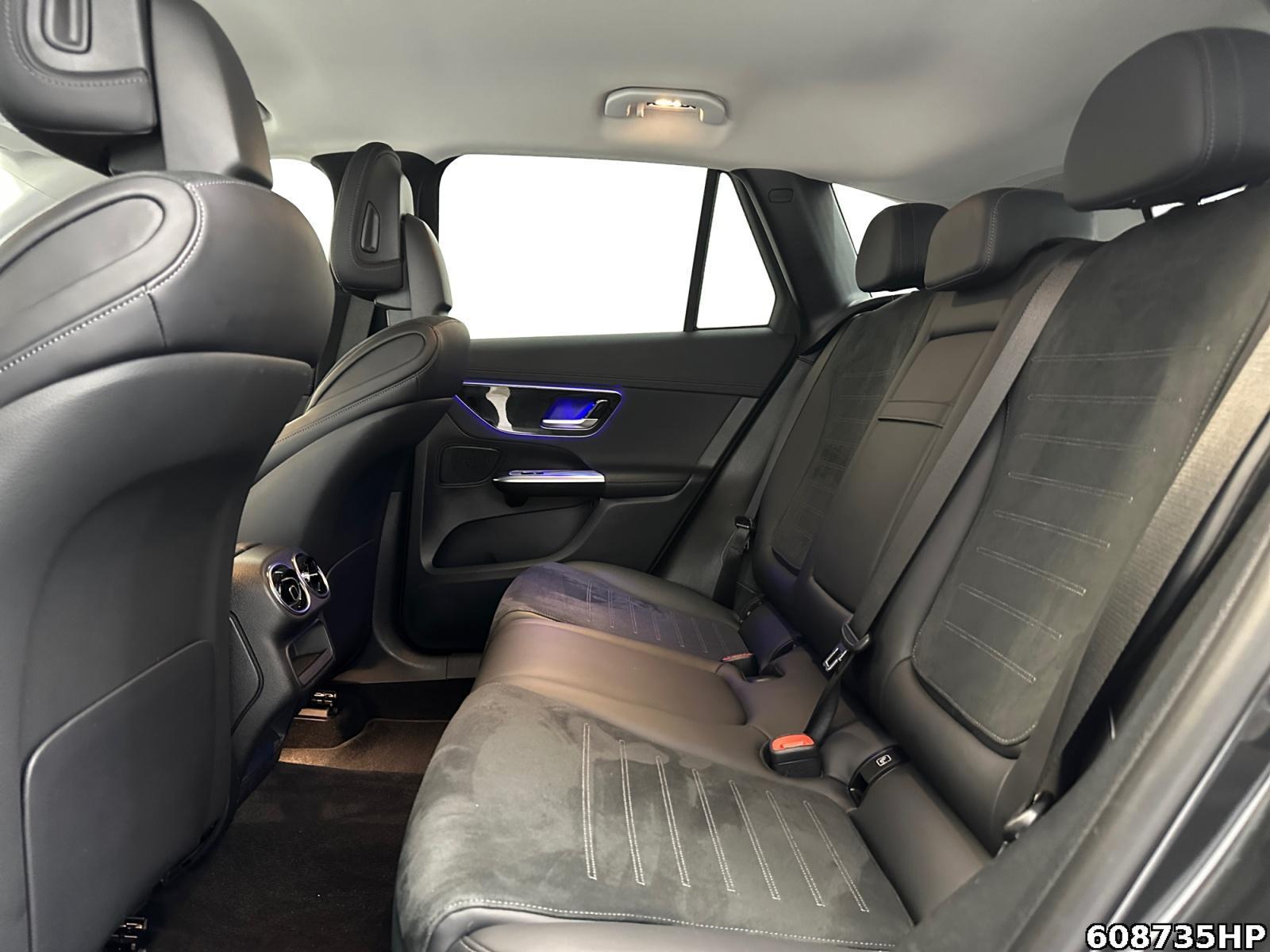 Fahrzeugabbildung Mercedes-Benz GLC 220 d AMG Night AHK Kamera Ambiente DAB