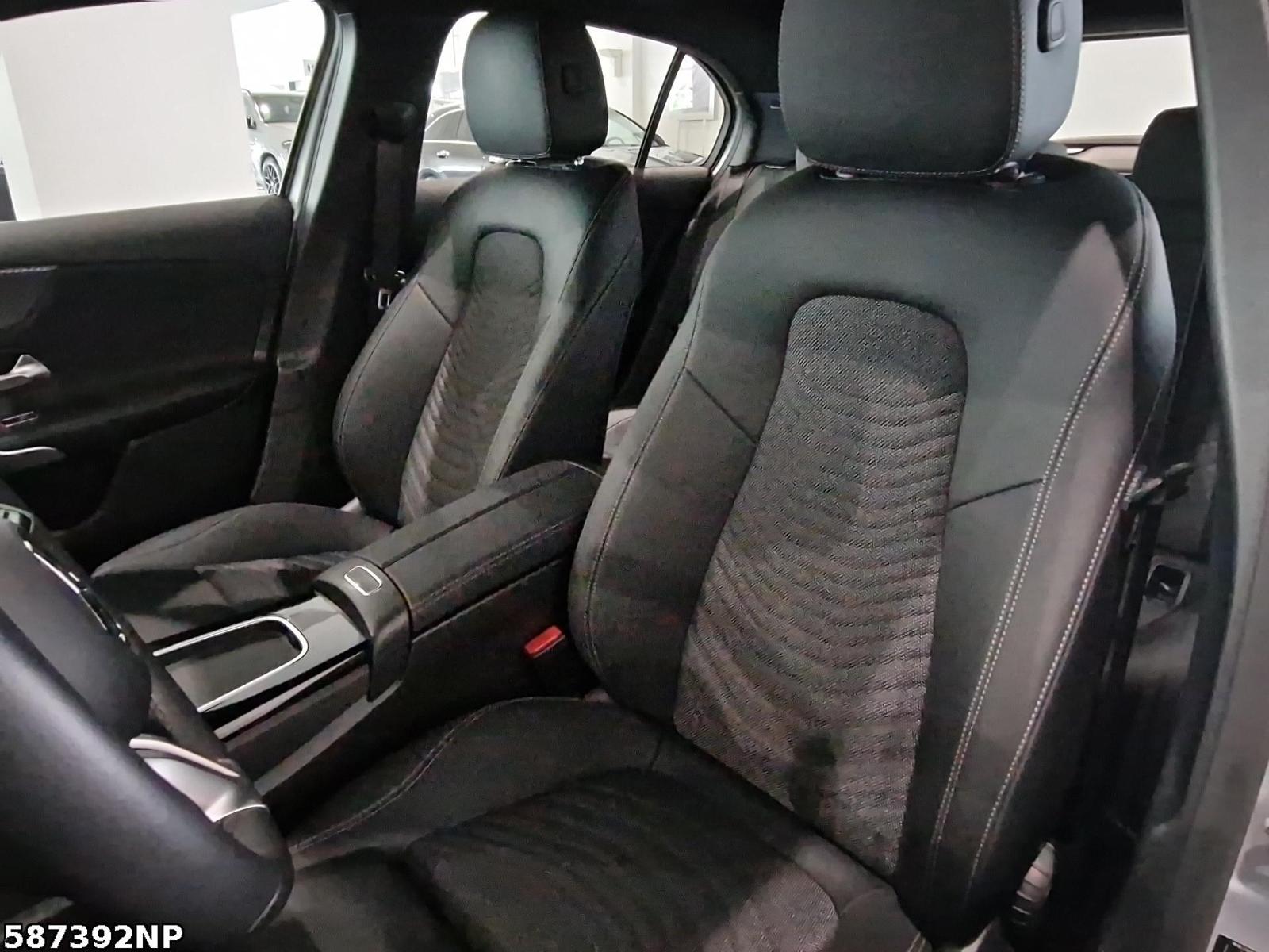 Fahrzeugabbildung Mercedes-Benz A 180 Progressive AHK Kamera Ambiente Winterpak.