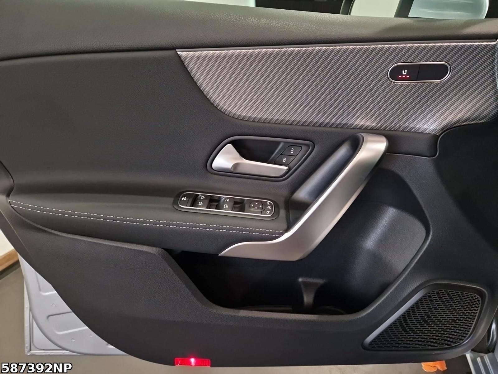 Fahrzeugabbildung Mercedes-Benz A 180 Progressive AHK Kamera Ambiente Winterpak.