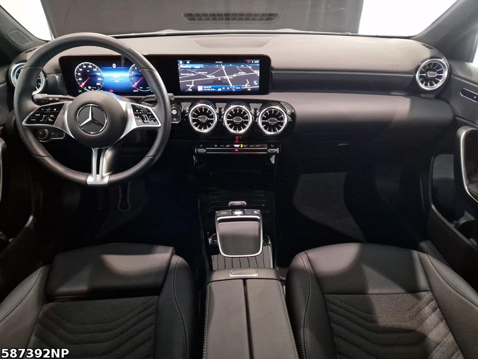 Fahrzeugabbildung Mercedes-Benz A 180 Progressive AHK Kamera Ambiente Winterpak.