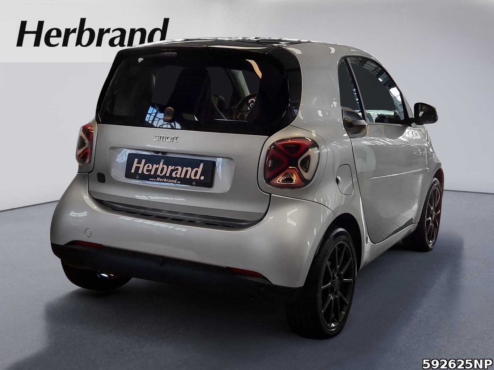 Fahrzeugabbildung Smart ForTwo EQ Prime Pano LED 22kW JBL Brabus Kamera