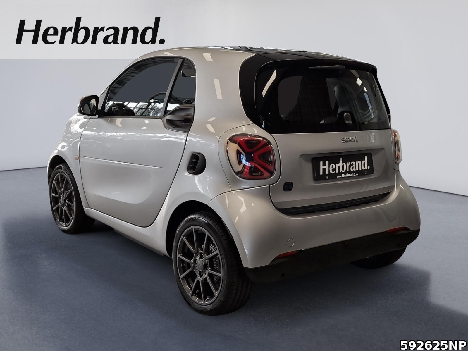 Fahrzeugabbildung Smart ForTwo EQ Prime Pano LED 22kW JBL Brabus Kamera