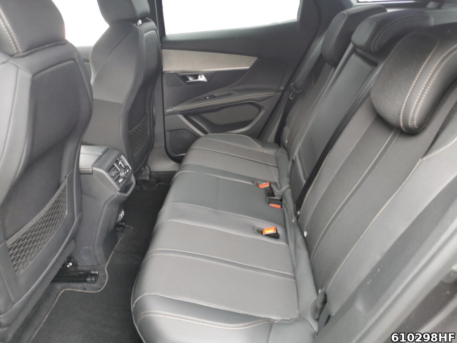 Fahrzeugabbildung Peugeot 3008 1.2 Hybrid 136 GT **SHZ**LED**CARPLAY