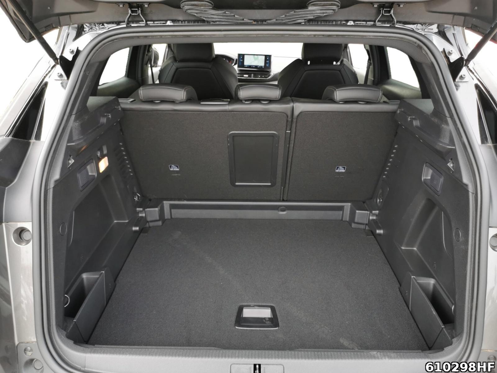 Fahrzeugabbildung Peugeot 3008 1.2 Hybrid 136 GT **SHZ**LED**CARPLAY