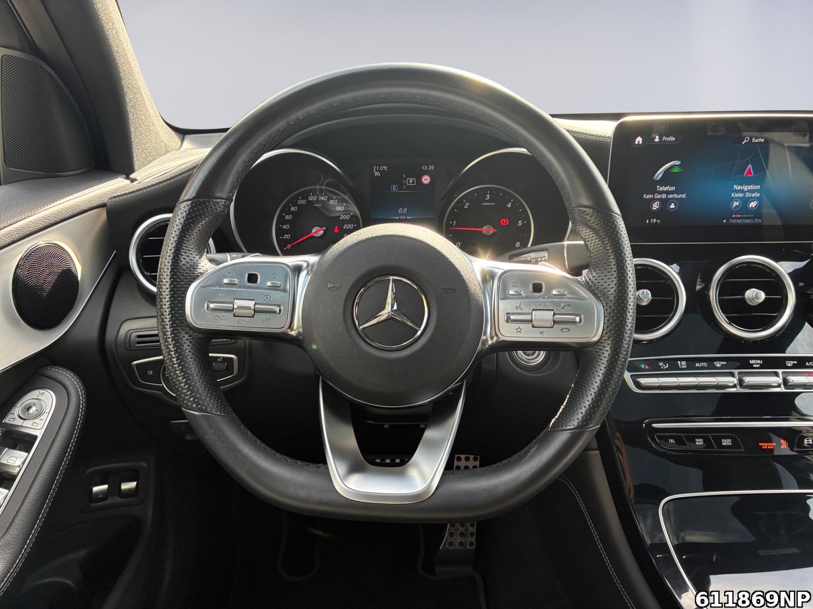 Fahrzeugabbildung Mercedes-Benz GLC 300 d 4M AMG AHK Pano Night CarPlay