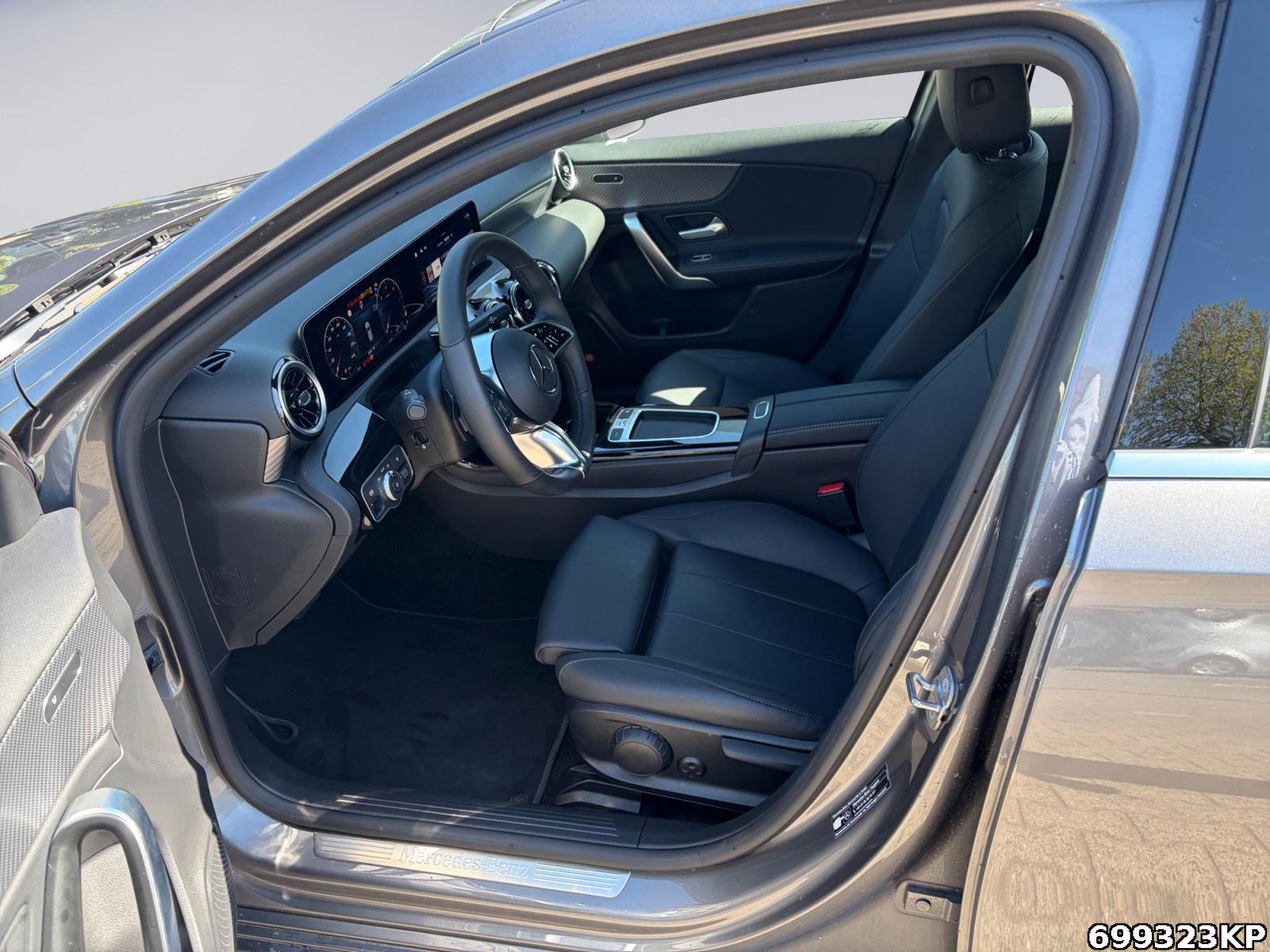 Fahrzeugabbildung Mercedes-Benz A 200 d Progressive Lenkradhzg Kamera CarPlay