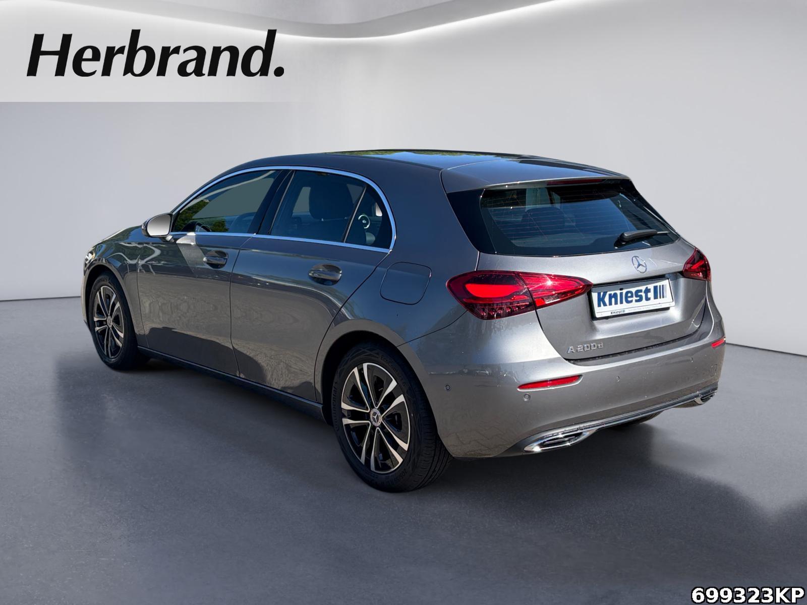 Fahrzeugabbildung Mercedes-Benz A 200 d Progressive Lenkradhzg Kamera CarPlay