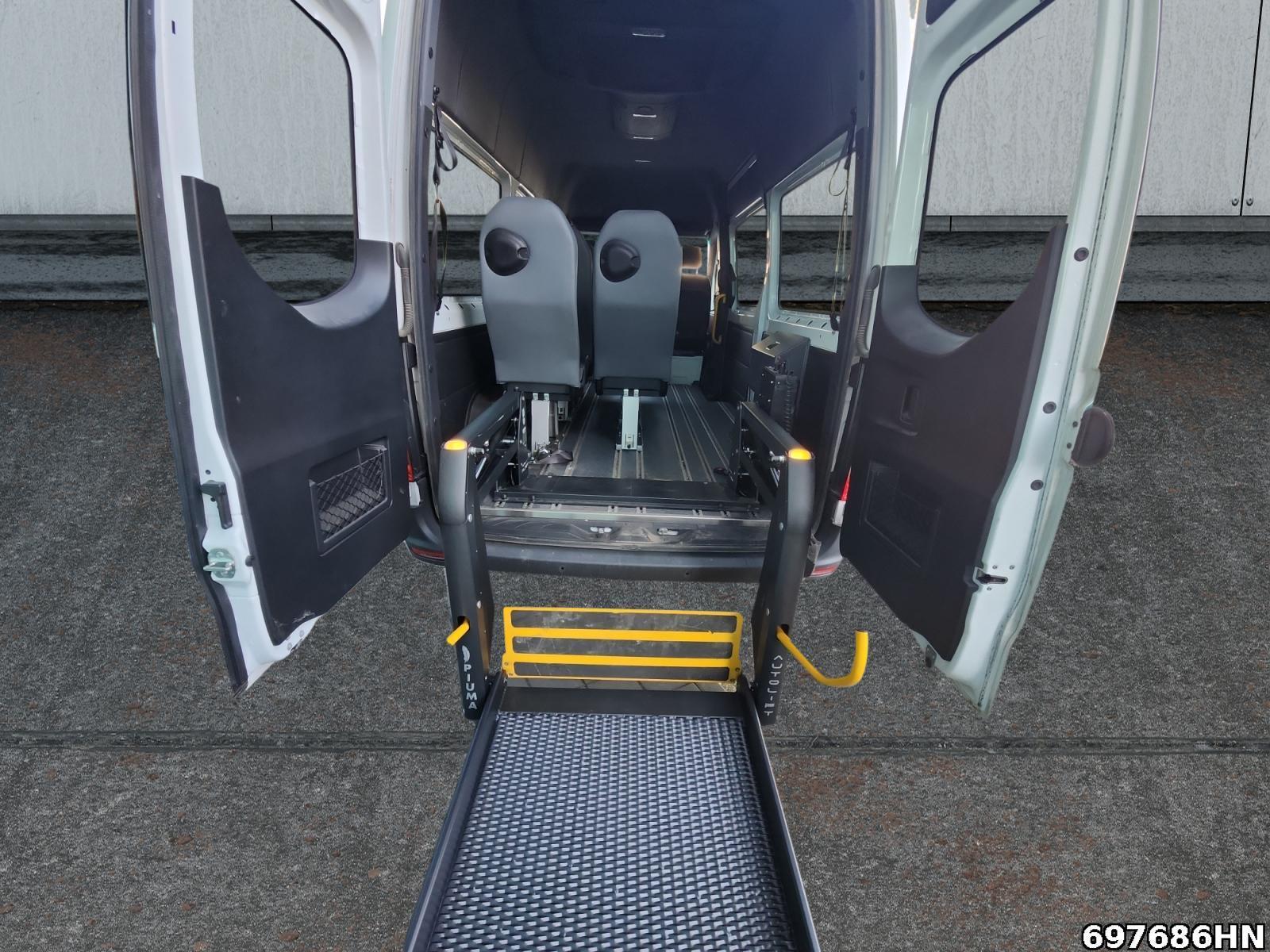 Fahrzeugabbildung Mercedes-Benz Sprinter 317 CDI Tourer*L2H2*8-SitzerAMF Bühne*