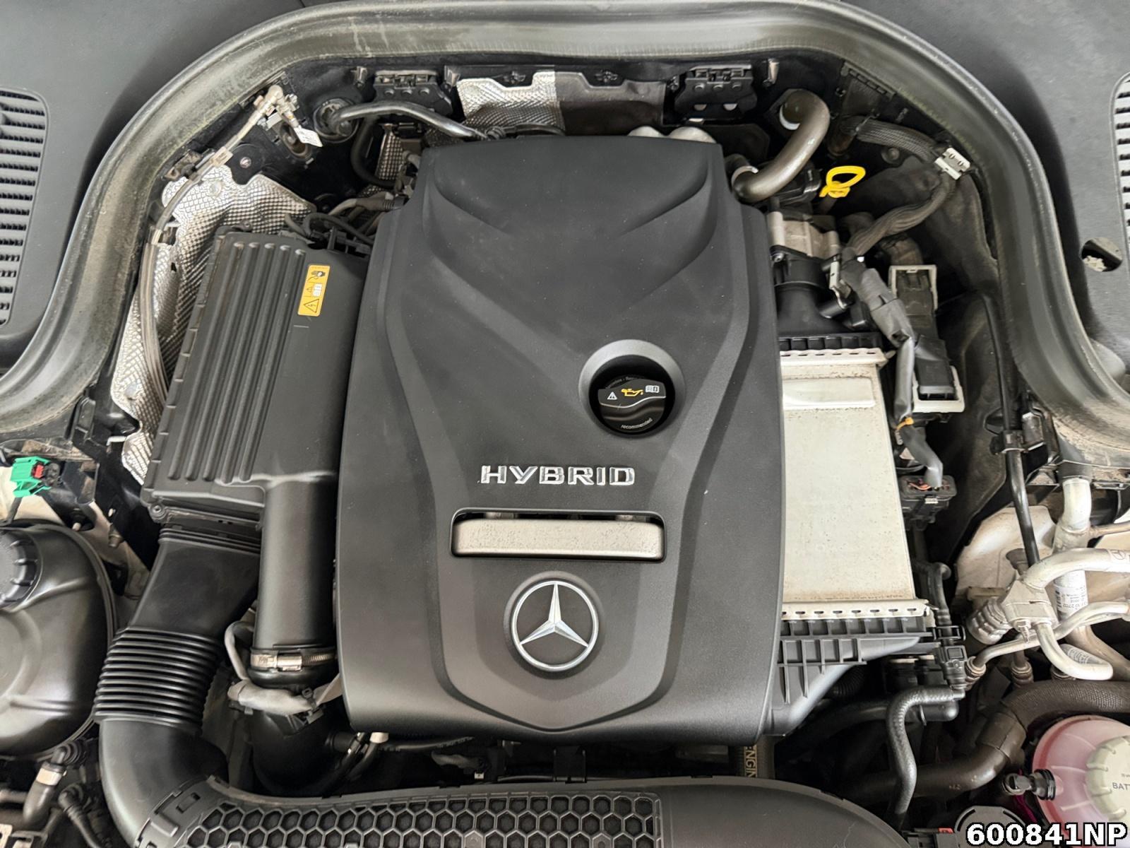 Fahrzeugabbildung Mercedes-Benz GLC 300 e 4M AMG Line Panorama Distronic Kamera