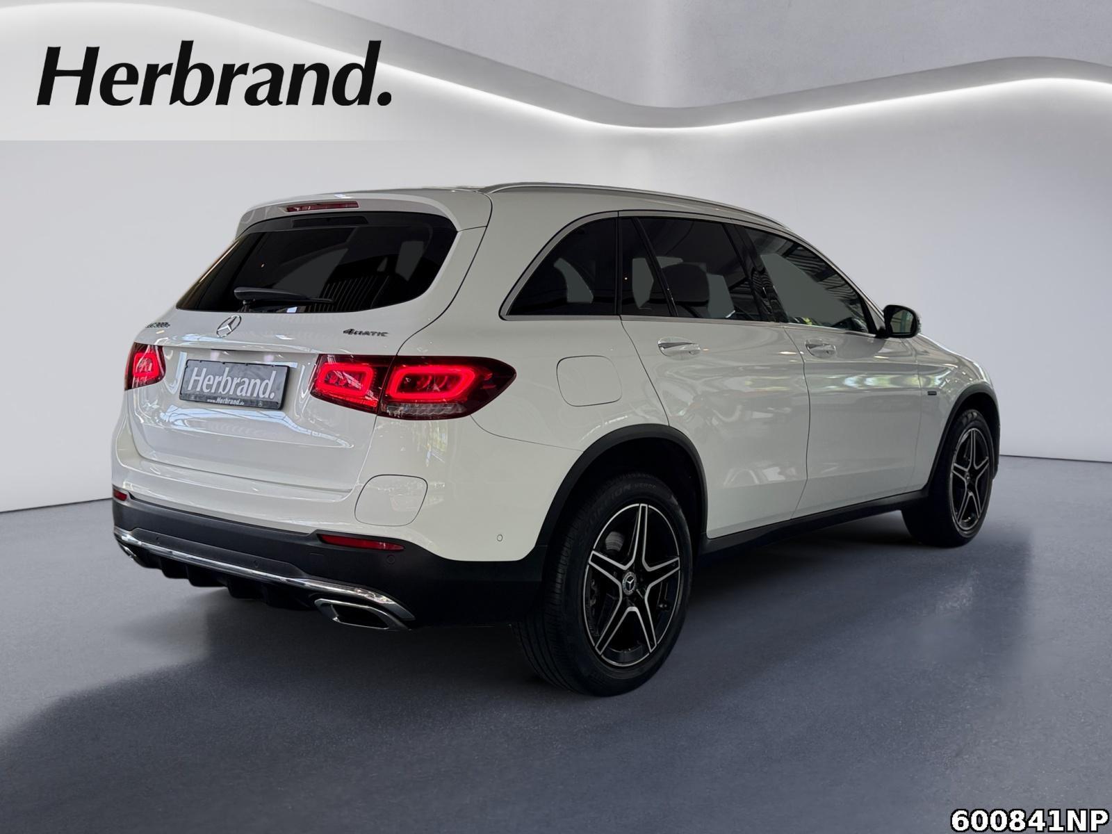 Fahrzeugabbildung Mercedes-Benz GLC 300 e 4M AMG Line Panorama Distronic Kamera