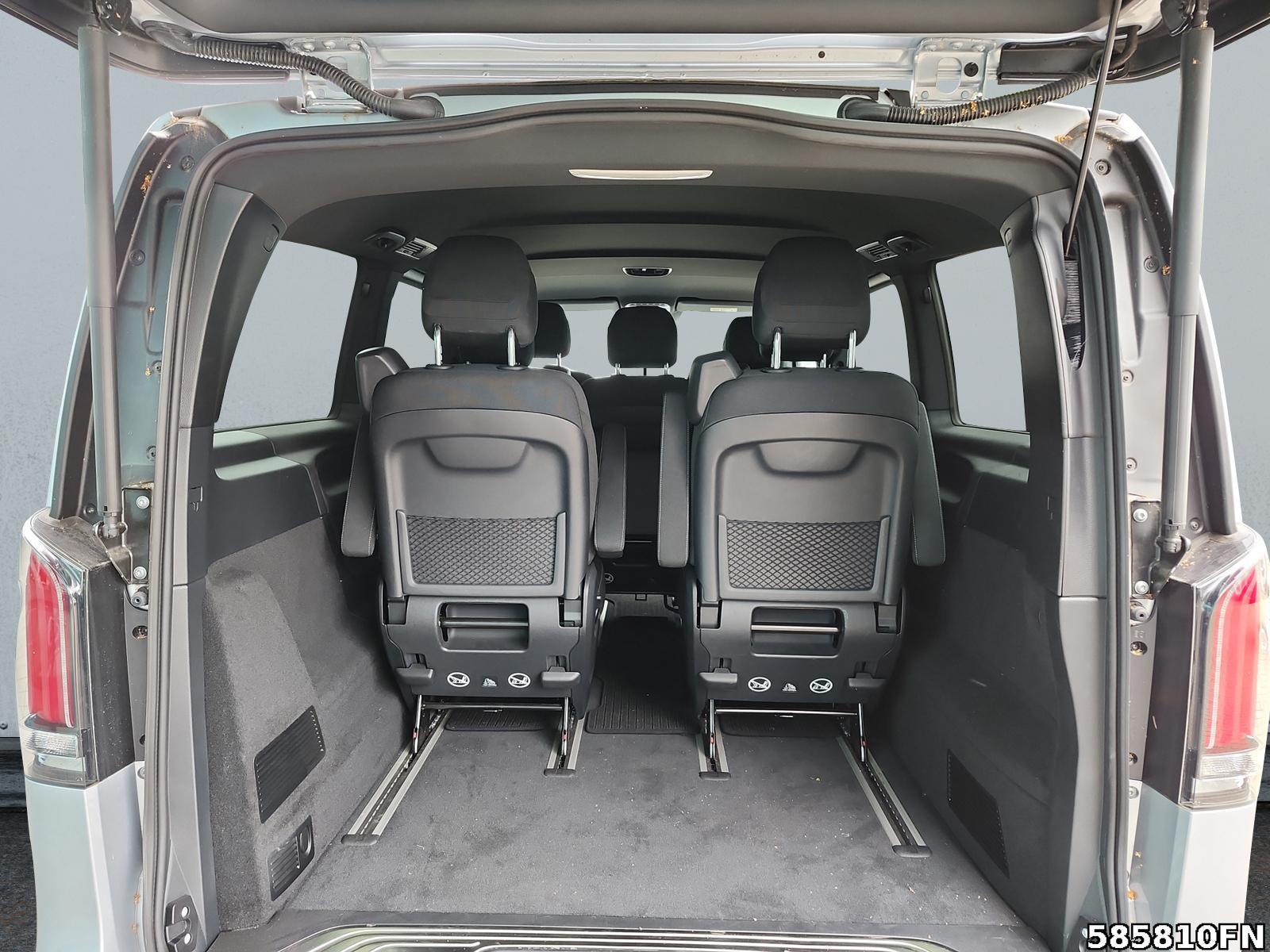 Fahrzeugabbildung Mercedes-Benz V 300 STYLE 360° KAM*MULTIBEAM*AHK 2,5*BURMESTER