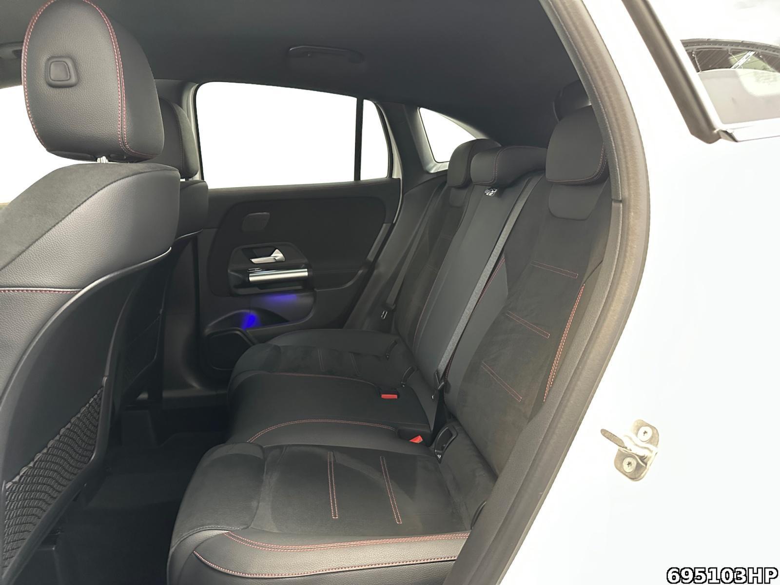 Fahrzeugabbildung Mercedes-Benz GLA 220 4M AMG Night AHK LED EASYPACK KEYLESS