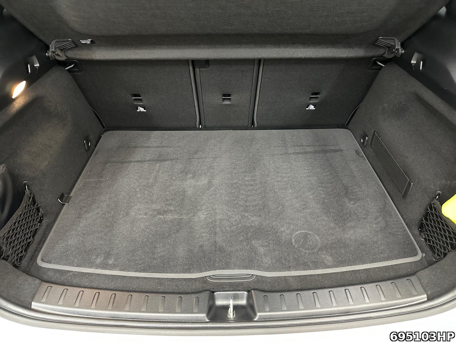 Fahrzeugabbildung Mercedes-Benz GLA 220 4M AMG Night AHK LED EASYPACK KEYLESS