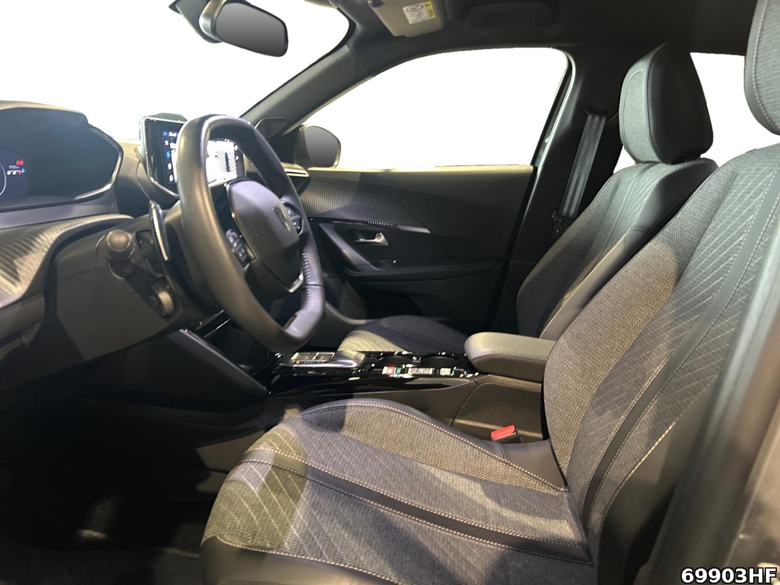 Fahrzeugabbildung Peugeot 2008 Allure PureTech 130 EAT8