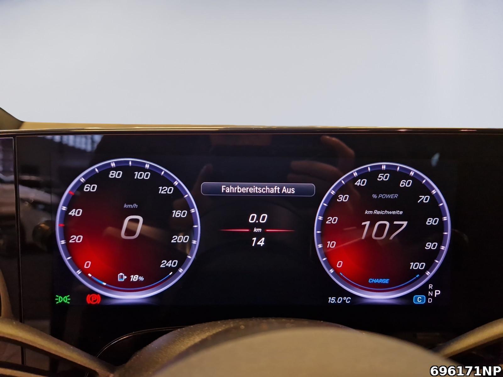 Fahrzeugabbildung Mercedes-Benz GLB 250 AMG+MULTIBEAM+AHK+360°+KEYLESS+20