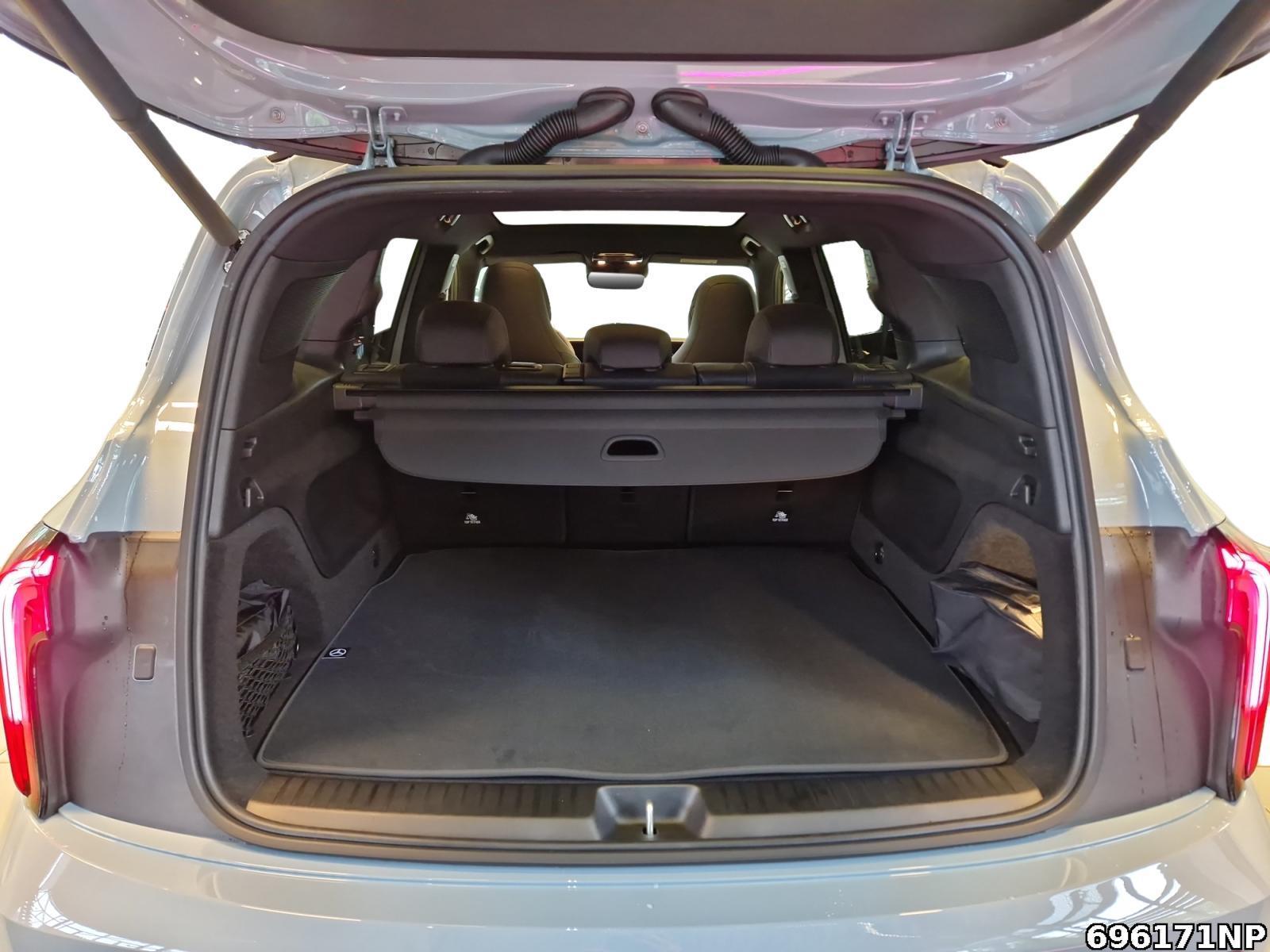 Fahrzeugabbildung Mercedes-Benz GLB 250 AMG+MULTIBEAM+AHK+360°+KEYLESS+20