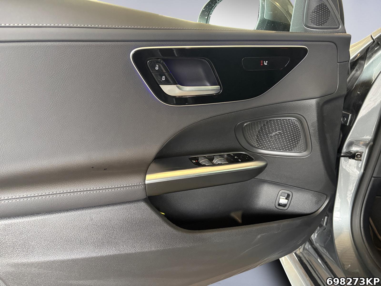Fahrzeugabbildung Mercedes-Benz C 300 dT AMG AHK Fahrassistenz+ CarPlay Ambiente