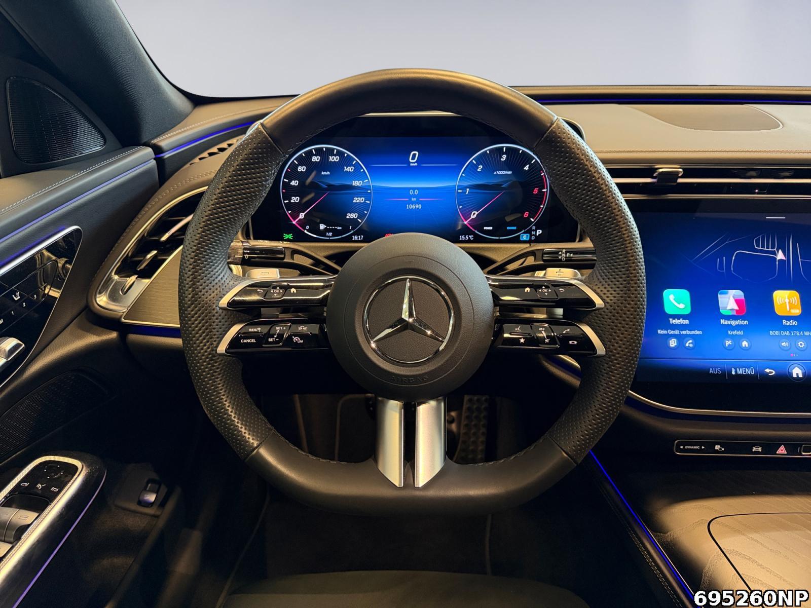 Fahrzeugabbildung Mercedes-Benz E 220 d AMG Night Pano Digital Distronic 20
