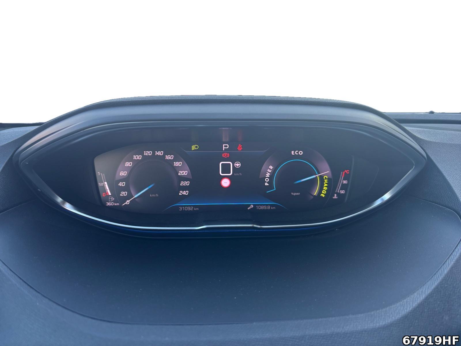 Fahrzeugabbildung Peugeot 3008 Allure +ALLWETTER+SHZ+CARPLAYMILDHYBRID+