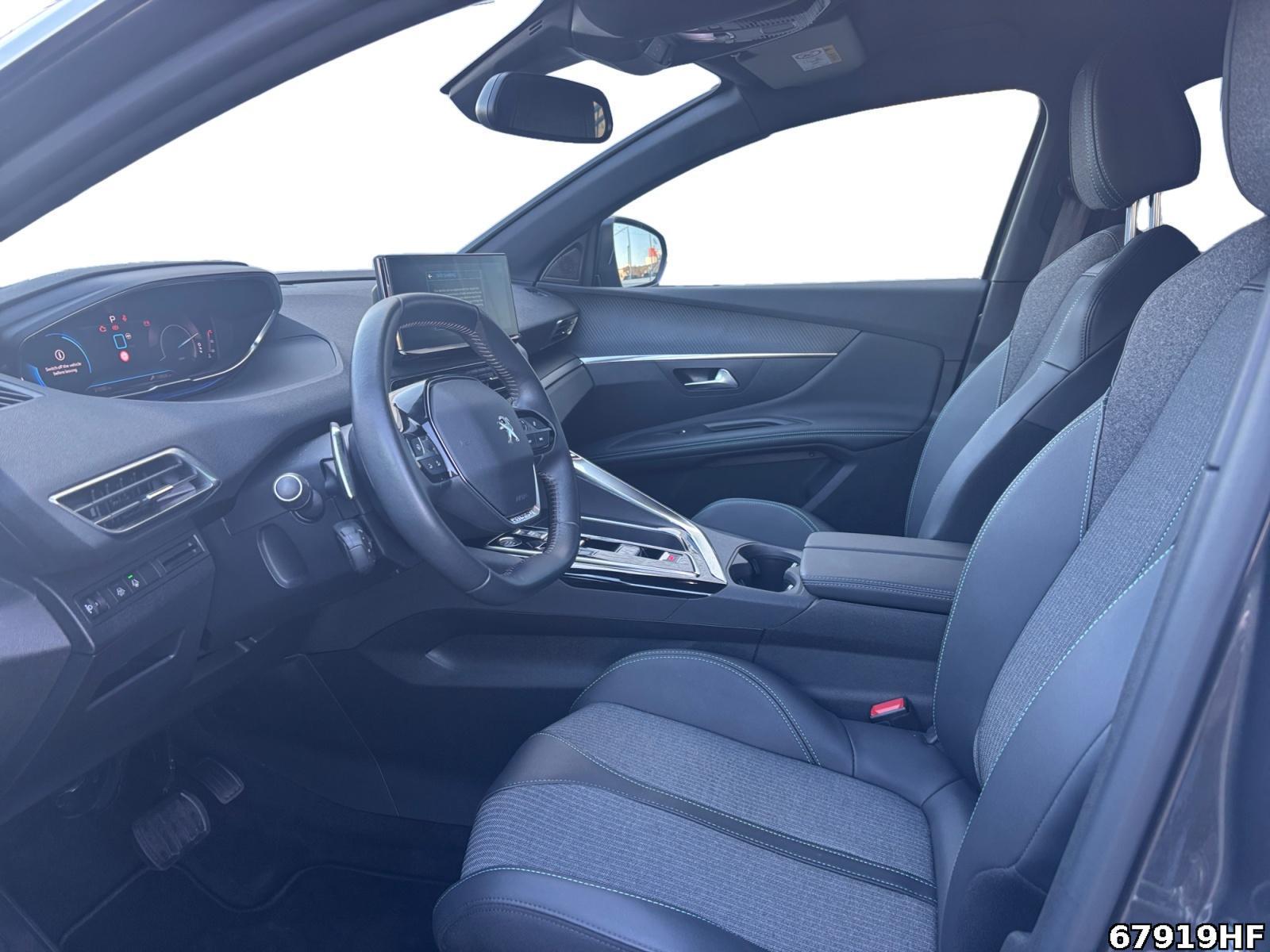 Fahrzeugabbildung Peugeot 3008 Allure +ALLWETTER+SHZ+CARPLAYMILDHYBRID+