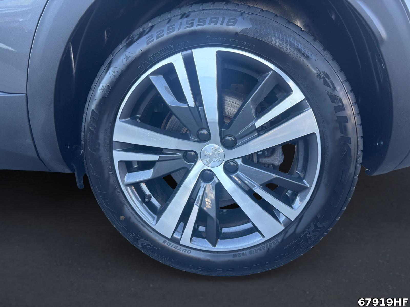 Fahrzeugabbildung Peugeot 3008 Allure +ALLWETTER+SHZ+CARPLAYMILDHYBRID+