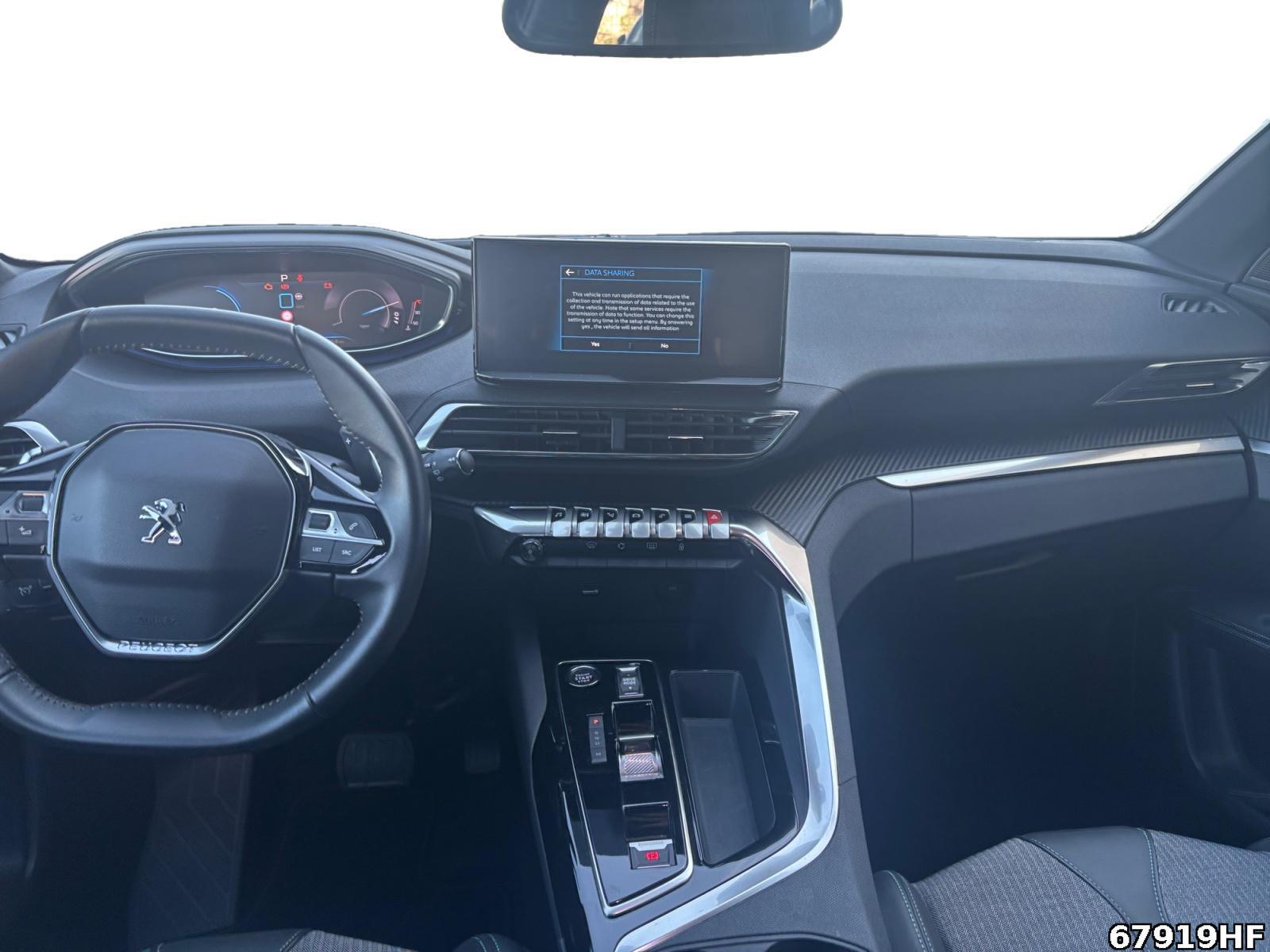 Fahrzeugabbildung Peugeot 3008 Allure +ALLWETTER+SHZ+CARPLAYMILDHYBRID+