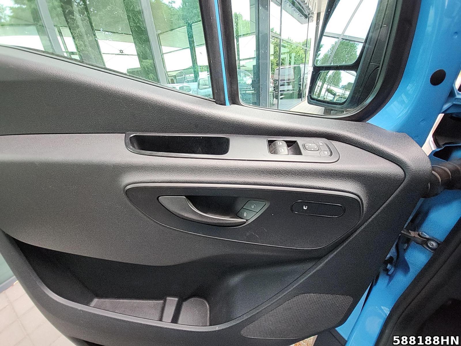 Fahrzeugabbildung Mercedes-Benz Sprinter 317 CDI Tiefkühlkoffer*Seitentür*V500m