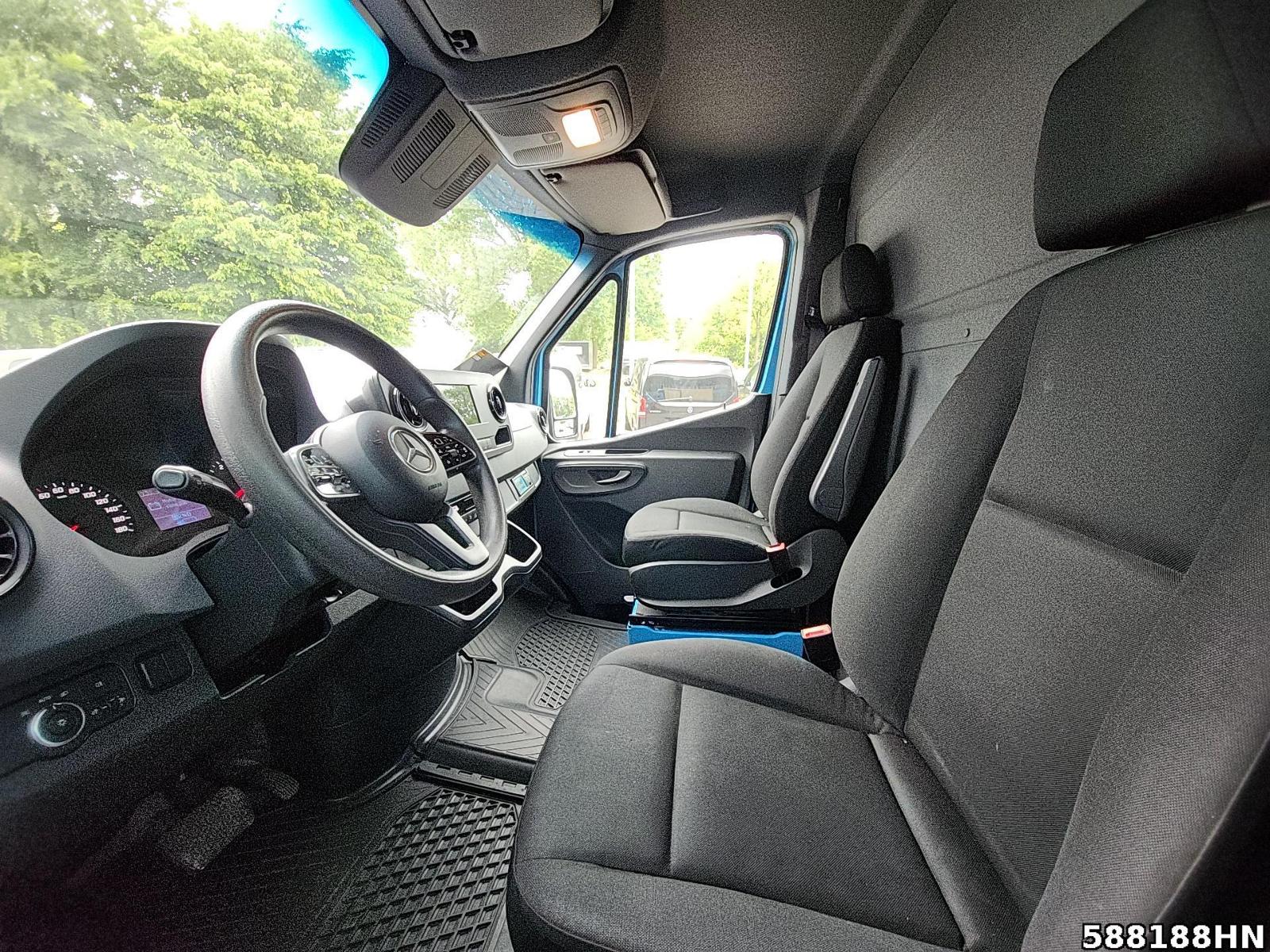 Fahrzeugabbildung Mercedes-Benz Sprinter 317 CDI Tiefkühlkoffer*Seitentür*V500m