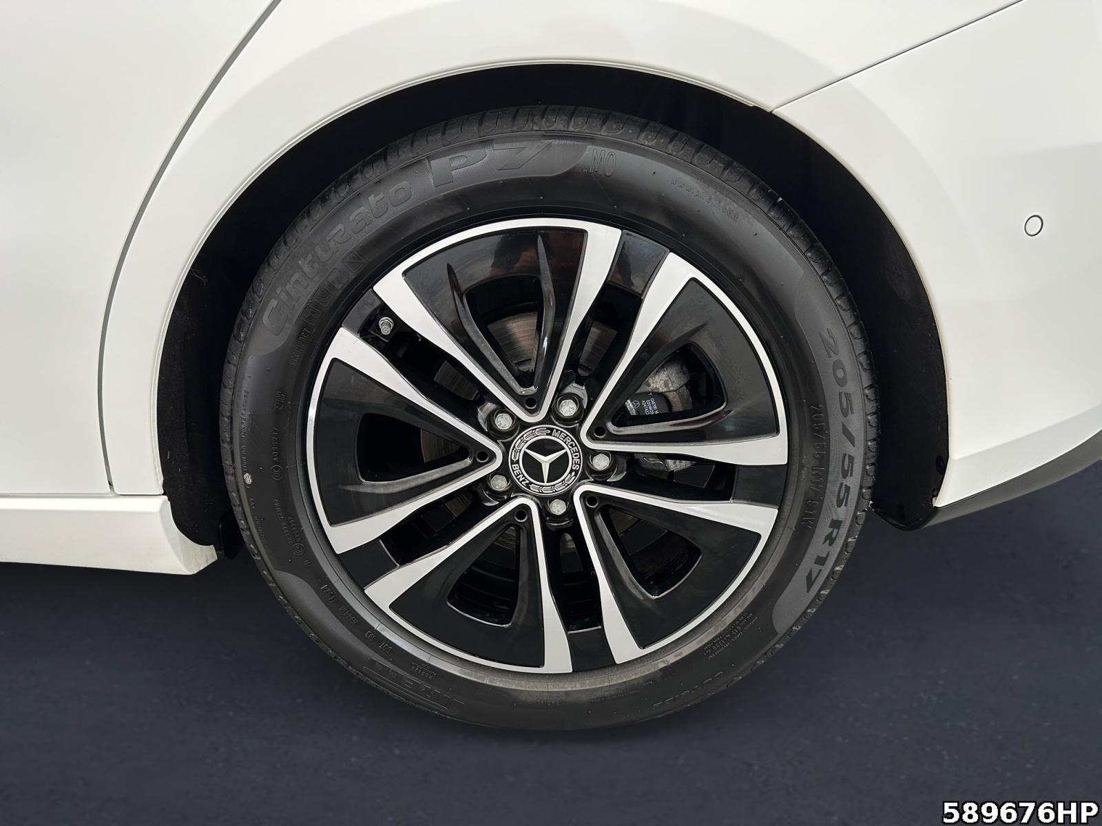 Fahrzeugabbildung Mercedes-Benz B 180 Progressive AHK Lenkradhzg. Rückfahrkamer