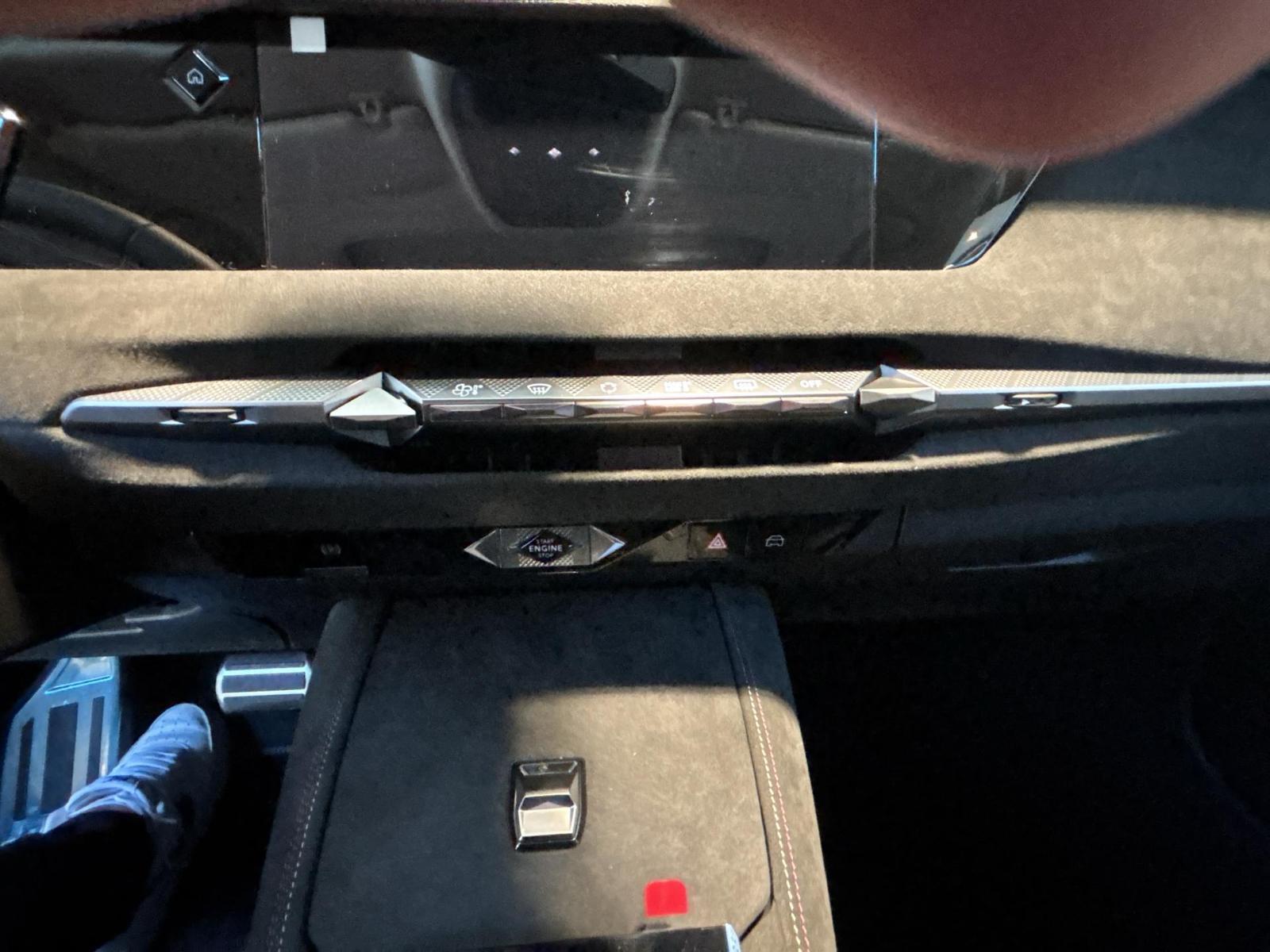 Fahrzeugabbildung DS Automobiles DS4 Performance Line +DAB+KLIMA+TEMPOMAT+LED+