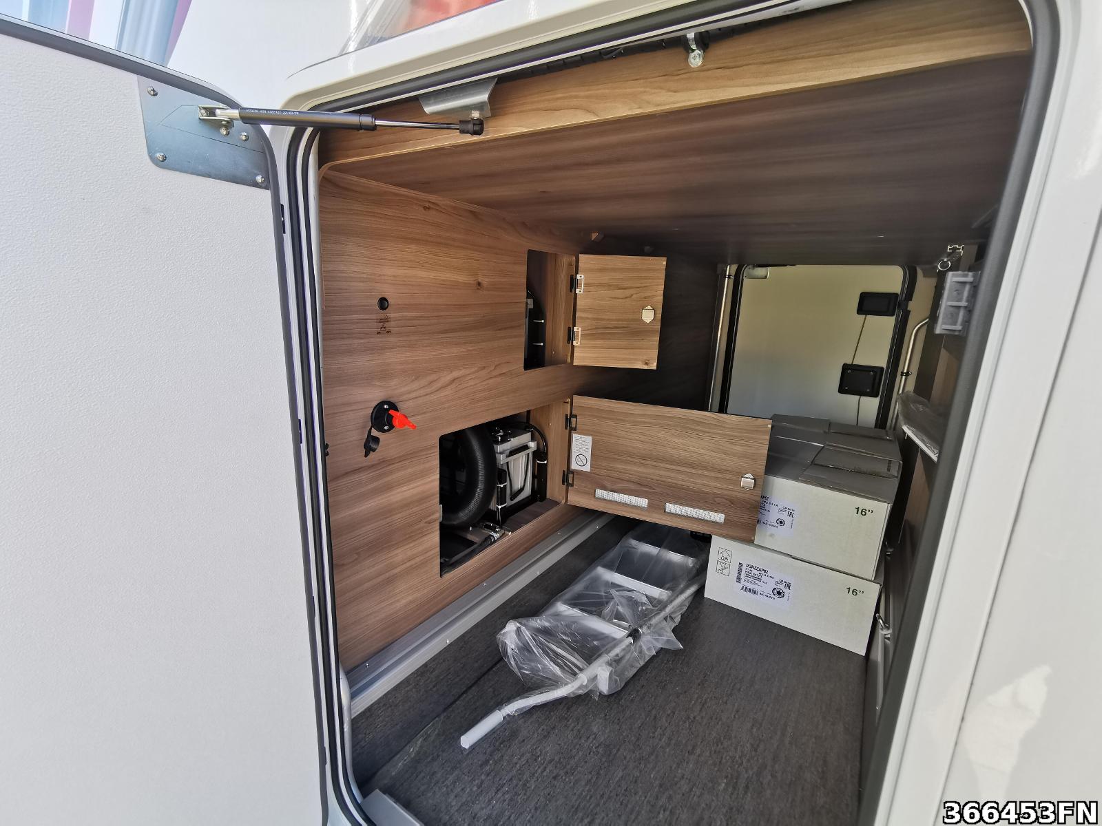 Fahrzeugabbildung Kabe Travel Master Royal x810 LGB / x780