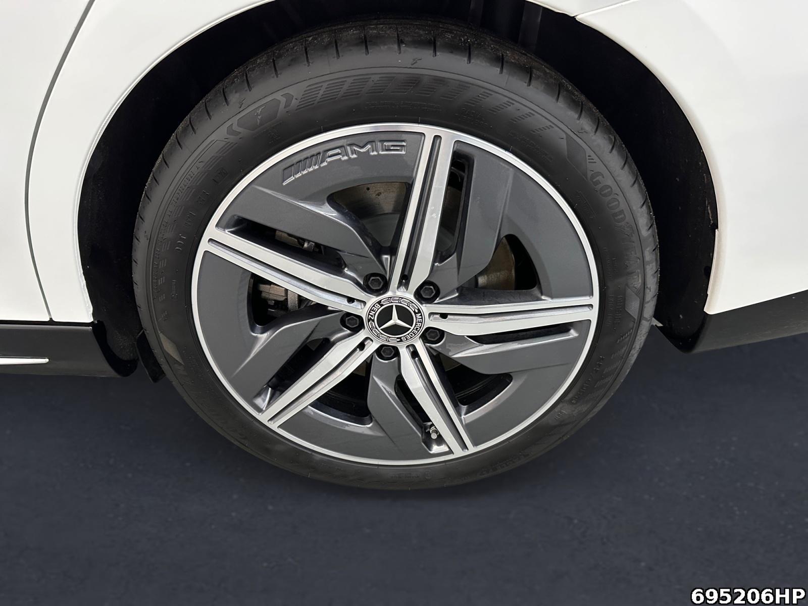 Fahrzeugabbildung Mercedes-Benz CLA 250 +AMG+AHK+MEMORY+WINTERPAKET+KEYLESS