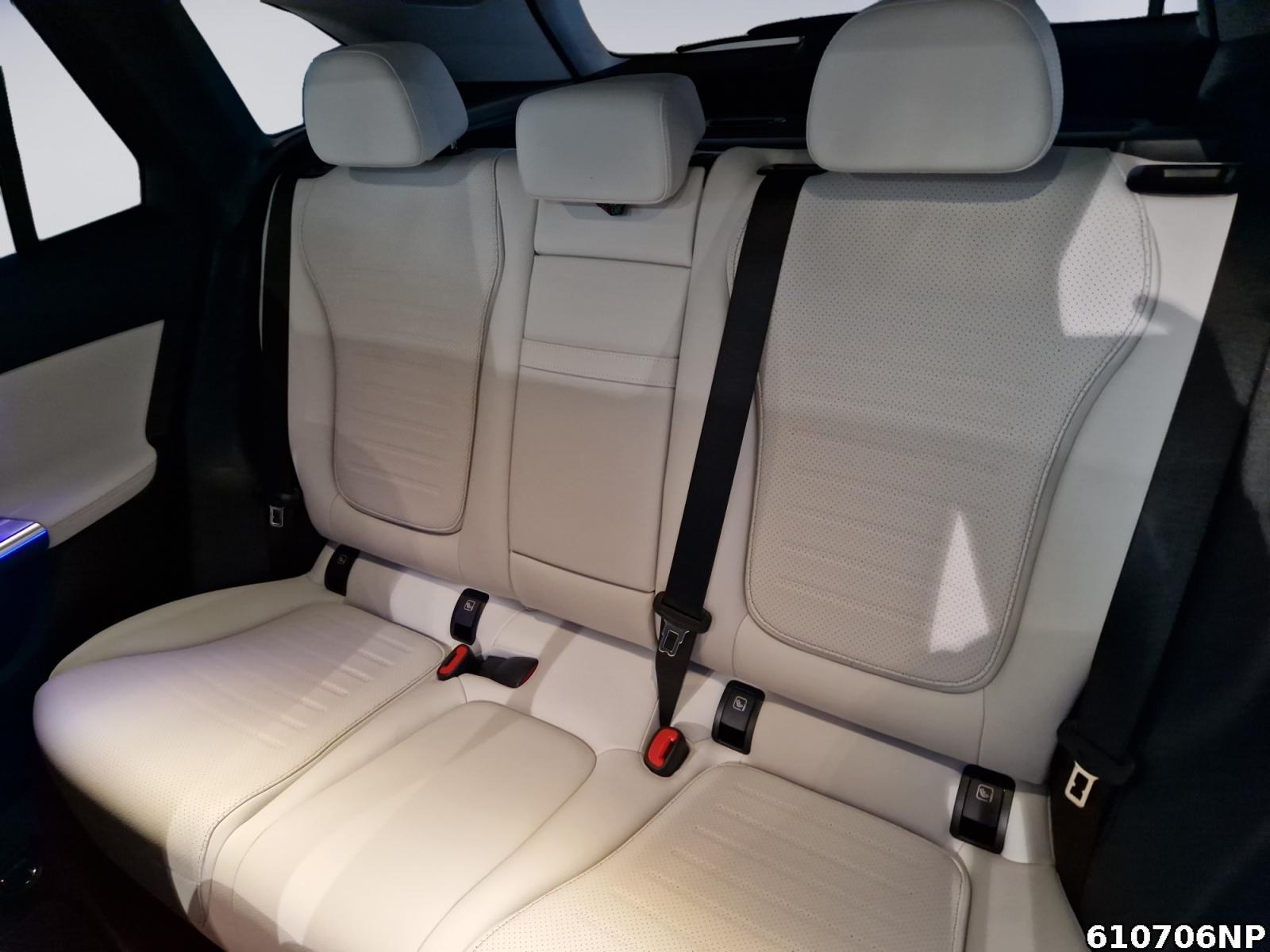 Fahrzeugabbildung Mercedes-Benz GLC 300 de 4M AMG AHK Pano360° Burmester HUD LED
