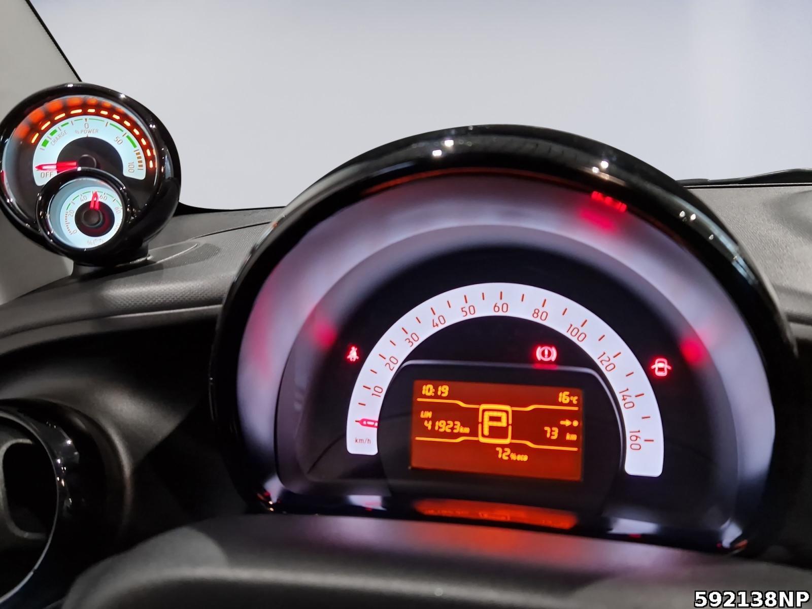 Fahrzeugabbildung Smart ForTwo EQ 22KW Sitzhzg CarPlay 15