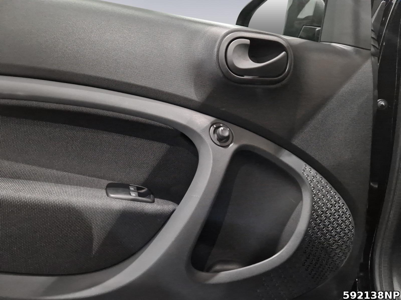 Fahrzeugabbildung Smart ForTwo EQ 22KW Sitzhzg CarPlay 15