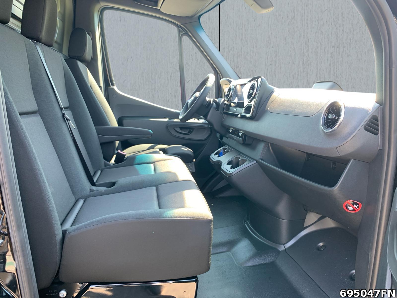 Fahrzeugabbildung Mercedes-Benz Sprinter 315 PRO L2H2 KLIMA*AUTOM.*VORB AHK 3,5