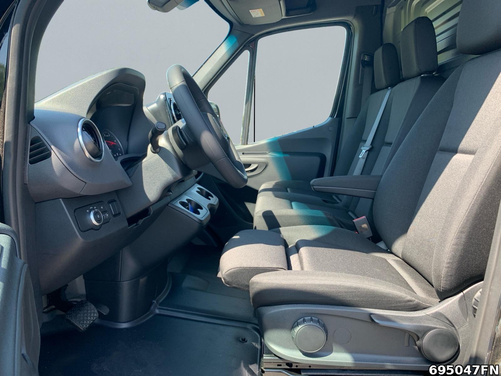 Fahrzeugabbildung Mercedes-Benz Sprinter 315 PRO L2H2 KLIMA*AUTOM.*VORB AHK 3,5