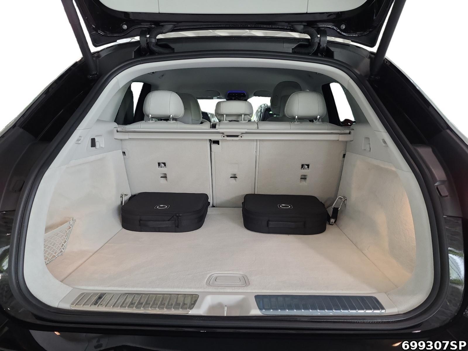 Fahrzeugabbildung Mercedes-Benz EQE SUV 300 AHK Distronic Sitzklima Memory Totw.