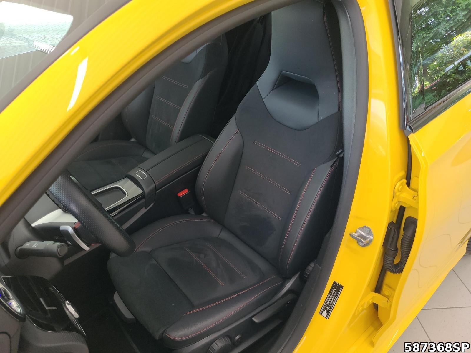 Fahrzeugabbildung Mercedes-Benz A 180 AMG Night Pano Kamera KEYLESS Ambiente LED