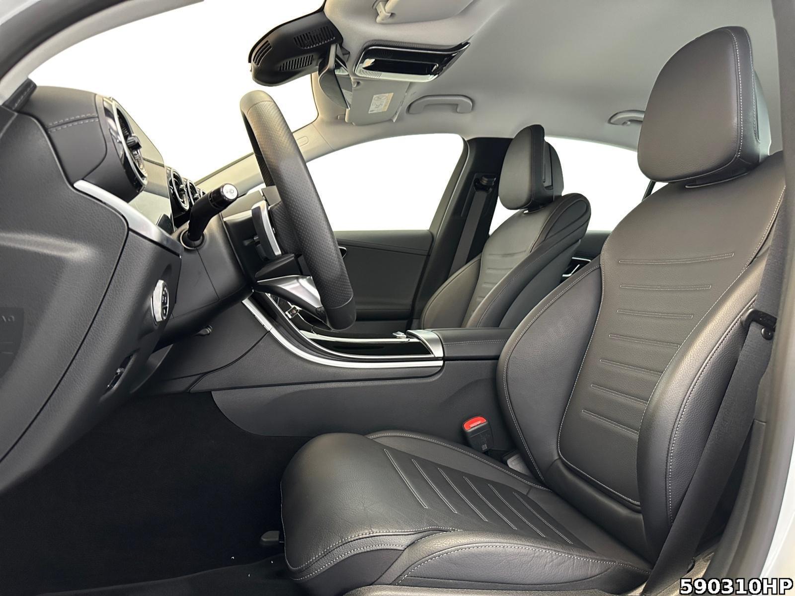 Fahrzeugabbildung Mercedes-Benz C 300 AMG Ambiente Kamera KEYLESS CarPlay LED