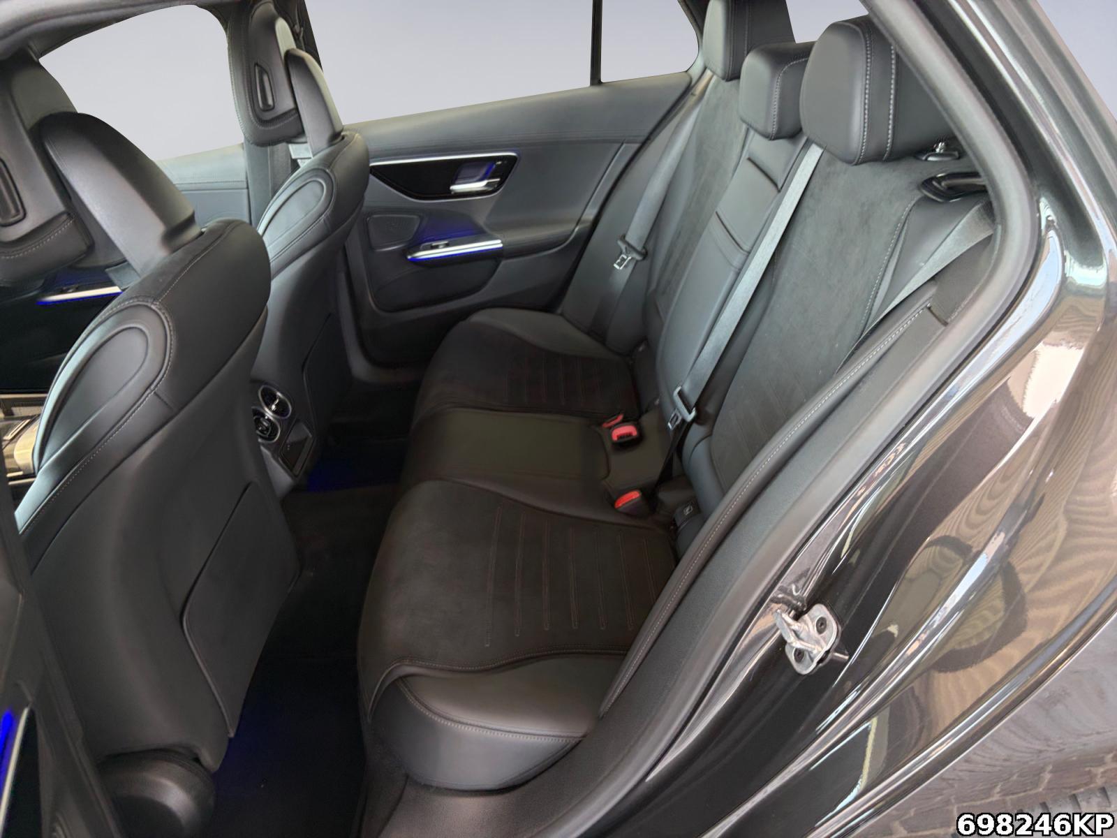 Fahrzeugabbildung Mercedes-Benz C 300 T AMG AHK 360° Digital-Light Distronic