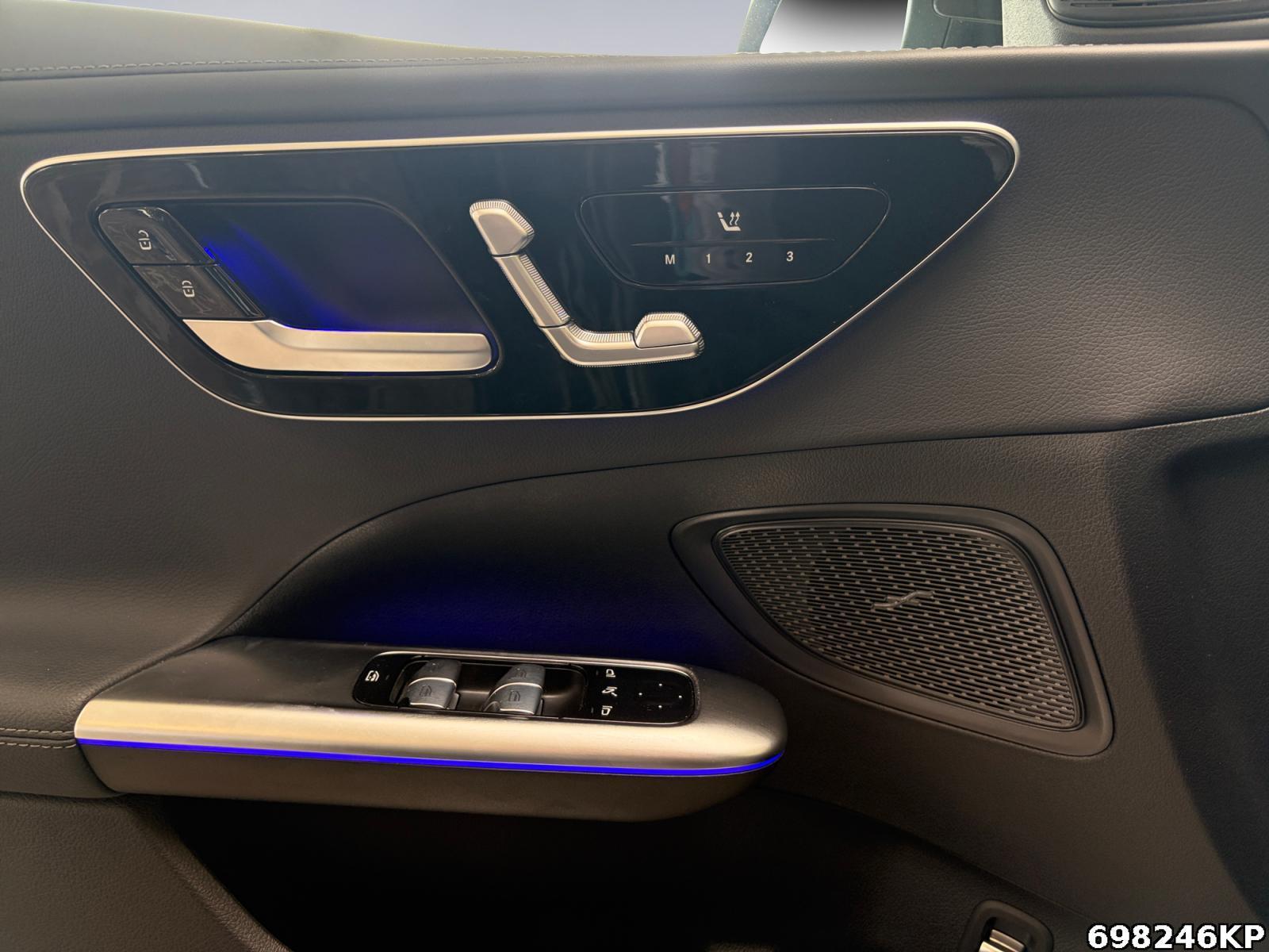 Fahrzeugabbildung Mercedes-Benz C 300 T AMG AHK 360° Digital-Light Distronic