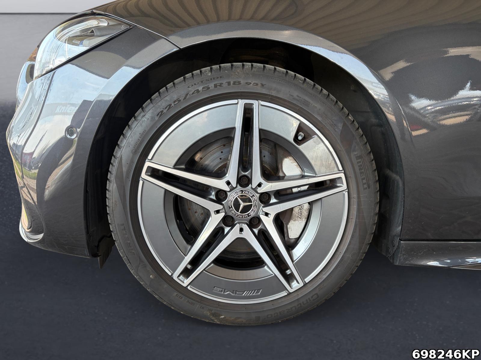 Fahrzeugabbildung Mercedes-Benz C 300 T AMG AHK 360° Digital-Light Distronic